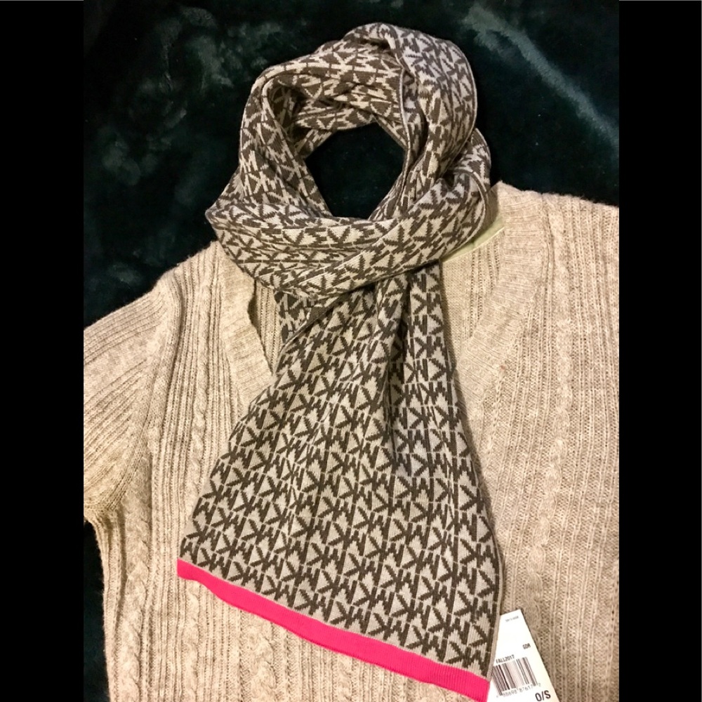 Chic Michael Kors Scarf